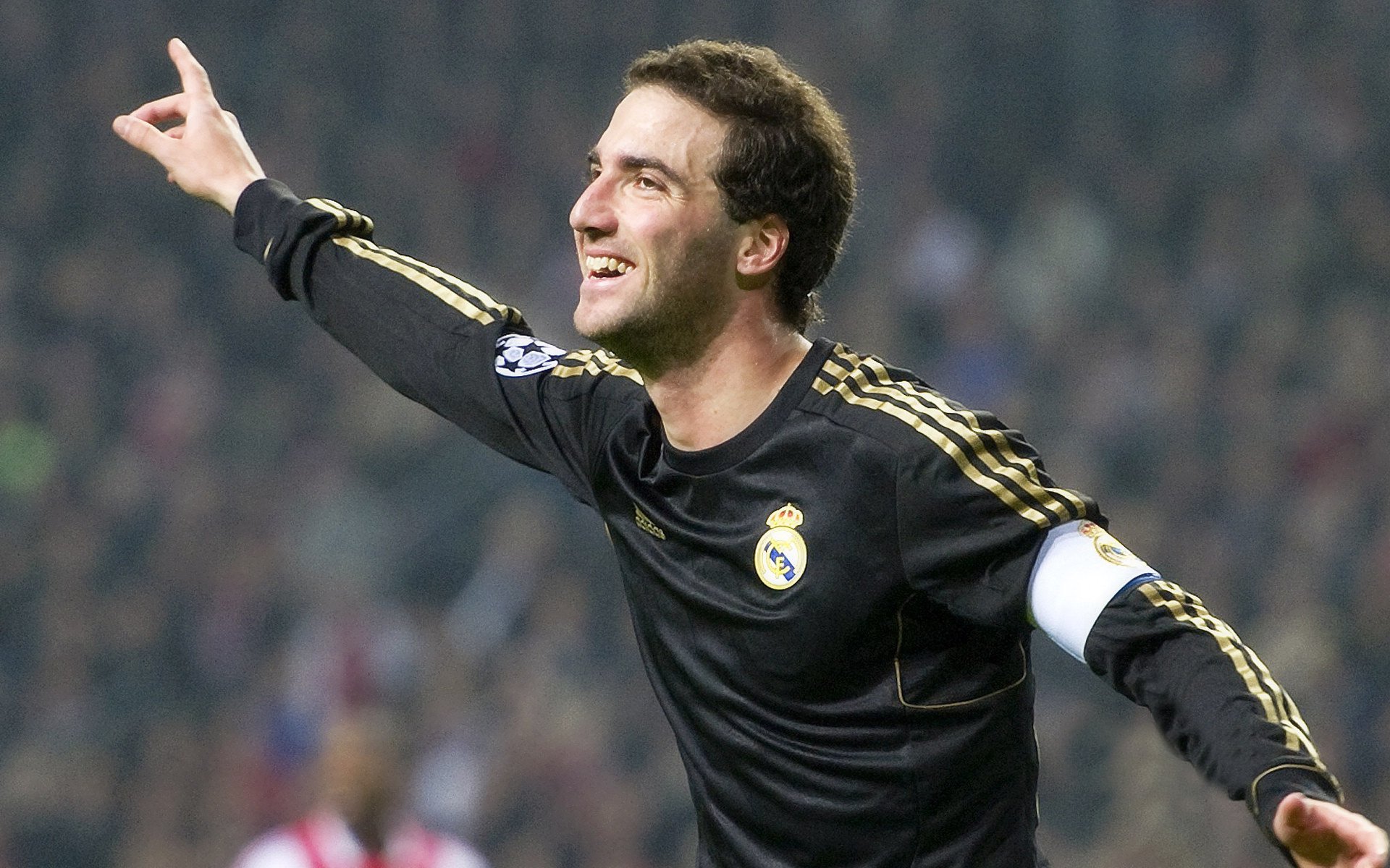 当南美风暴席卷欧洲战场,阿根廷式压迫与金玟哉的欧冠统治力