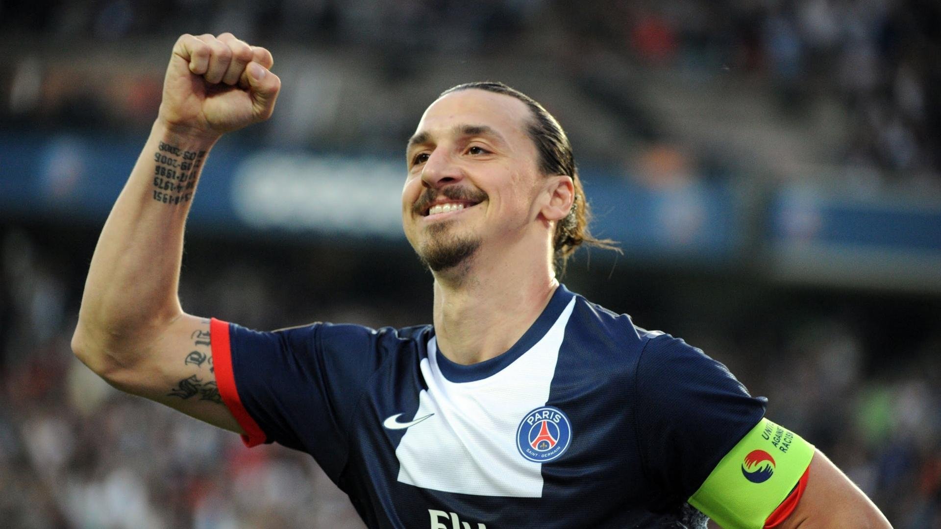 赛道上的终极博弈，爱德华兹带领车队问鼎F1年度争冠之夜