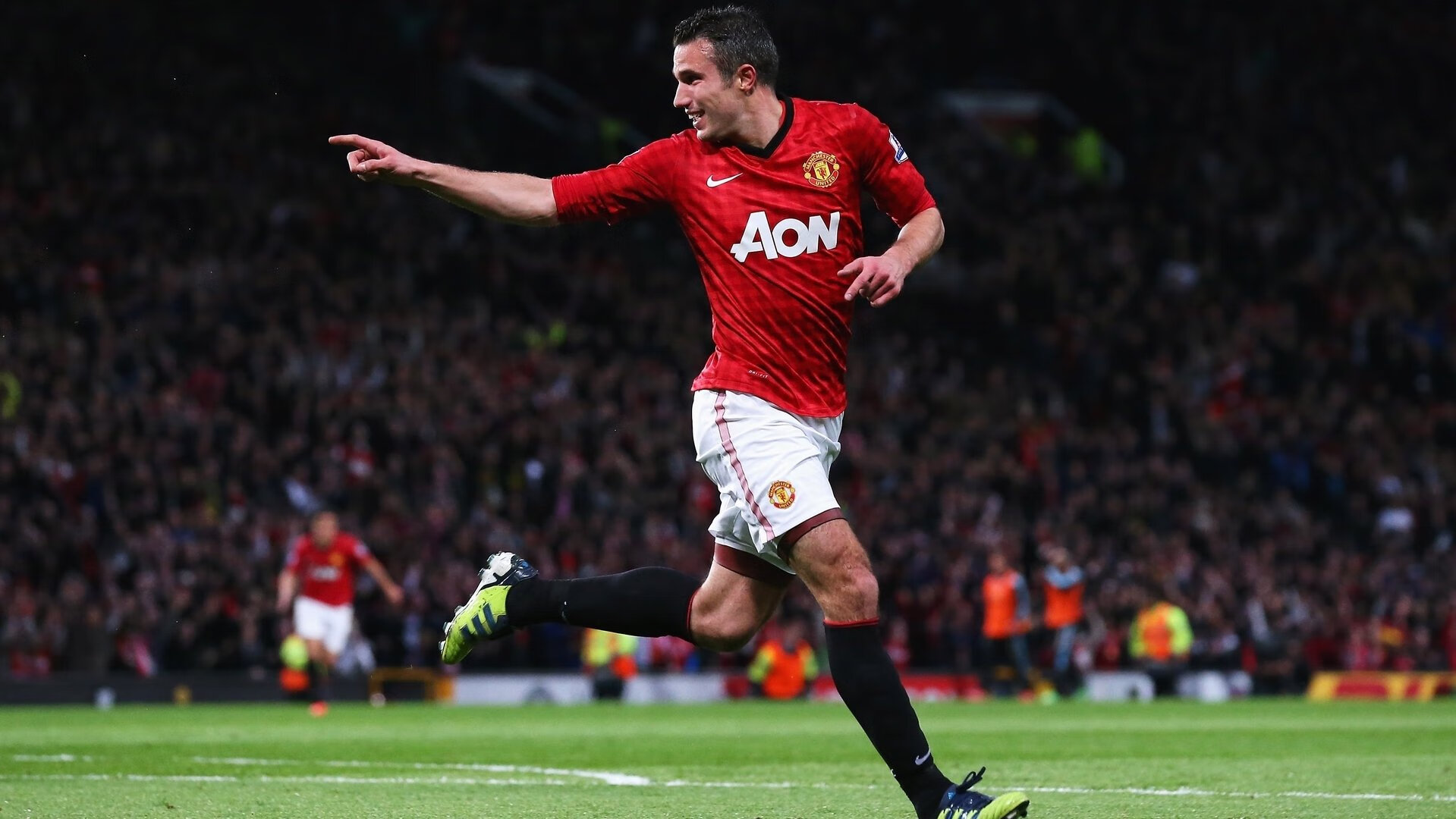 引擎轰鸣与纪录之夜，F1新赛季揭幕战与英格拉姆的传奇时刻